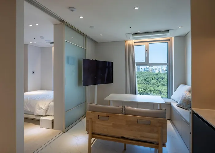 Luxurious High-end Full Option 2 Min Walk From Seolleung Station アパート