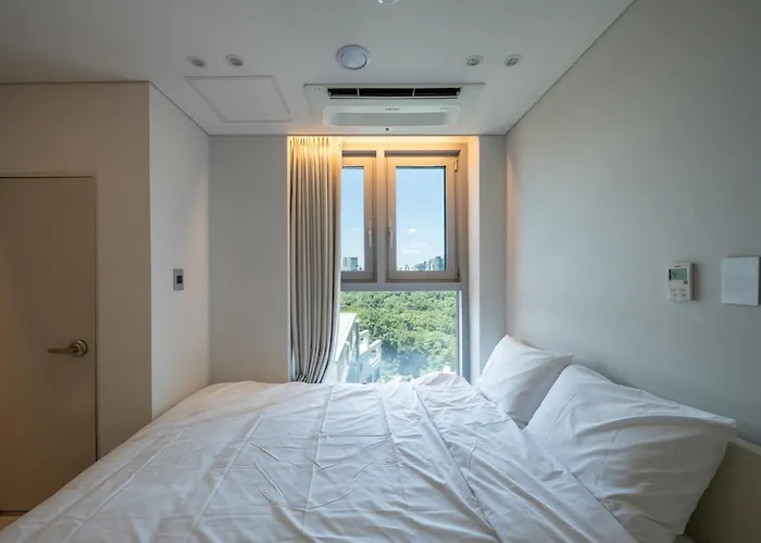 Luxurious High-end Full Option 2 Min Walk From Seolleung Station アパート ソウル特別市