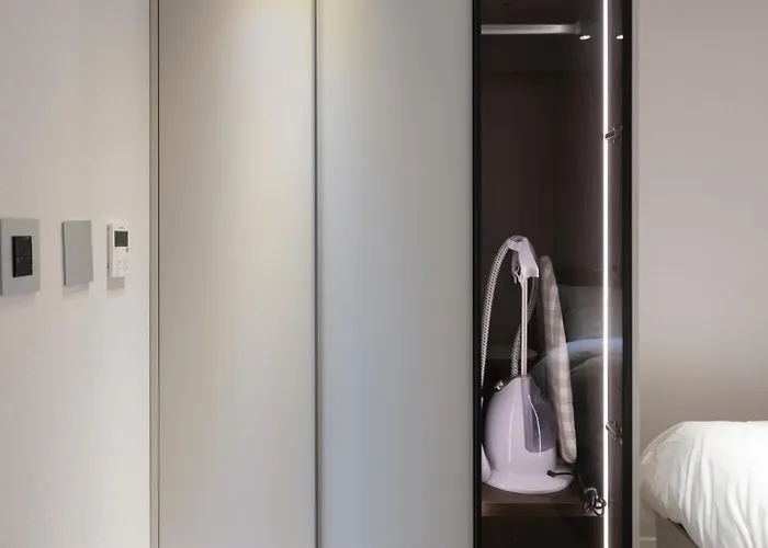 Luxurious High-end Full Option 2 Min Walk From Seolleung Station